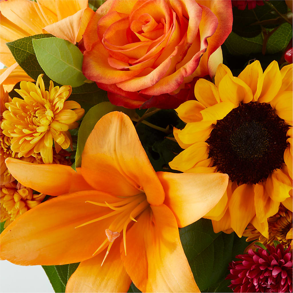 Grateful Centerpiece –  Village Flower Company, Prairie Village KS